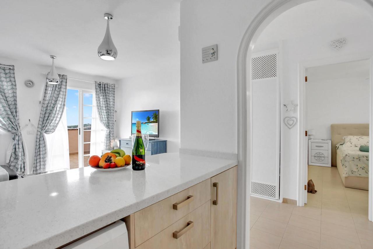Top Floor, Sea View, Huge Terrace, Heated Pool, Garage Лос Кристианос Екстериор снимка