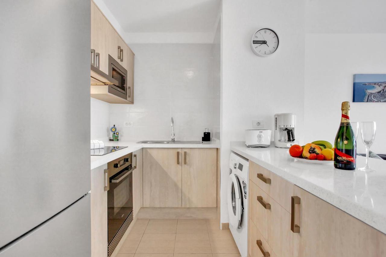 Top Floor, Sea View, Huge Terrace, Heated Pool, Garage Лос Кристианос Екстериор снимка